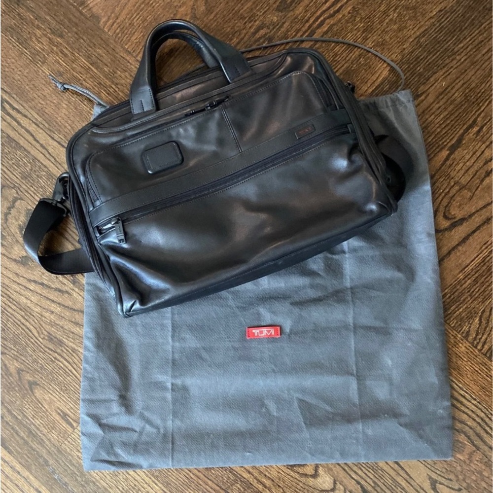 Tumi travel bag / briefcase